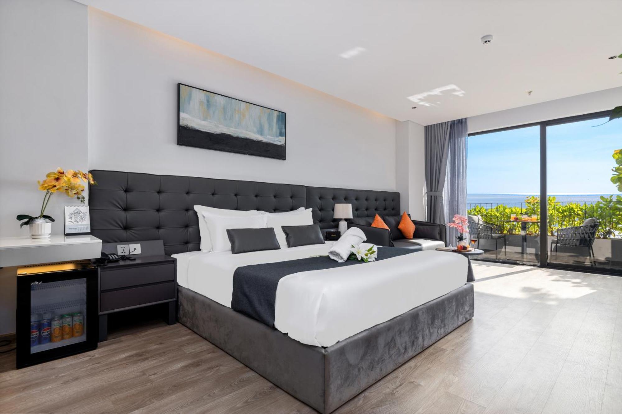 Jbay Beachfront Boutique Hotel Da Nang Exteriör bild