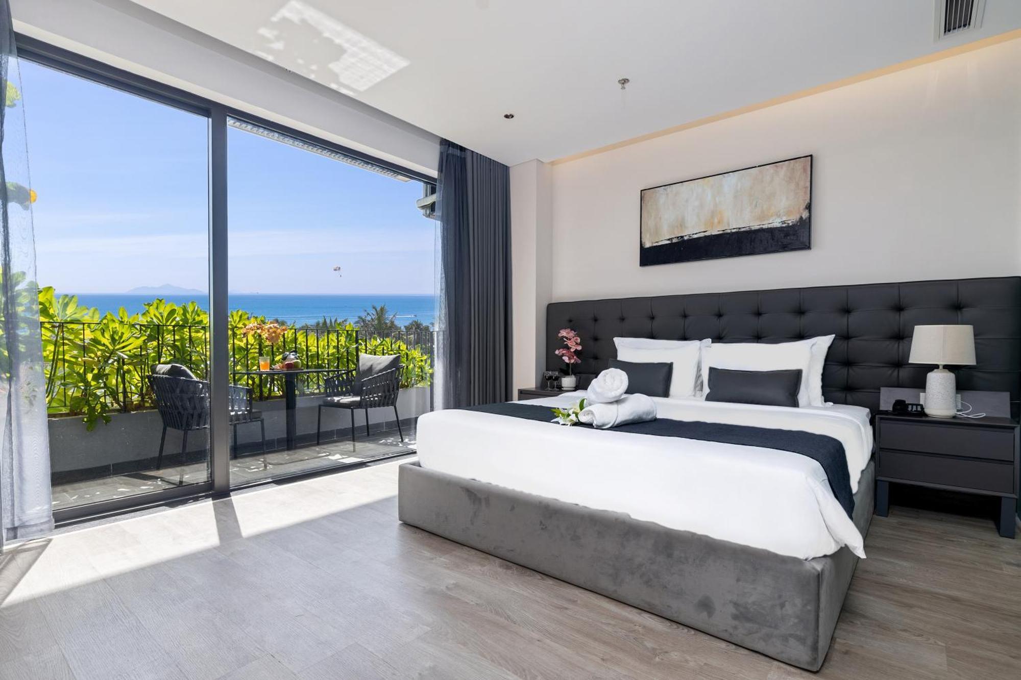 Jbay Beachfront Boutique Hotel Da Nang Exteriör bild