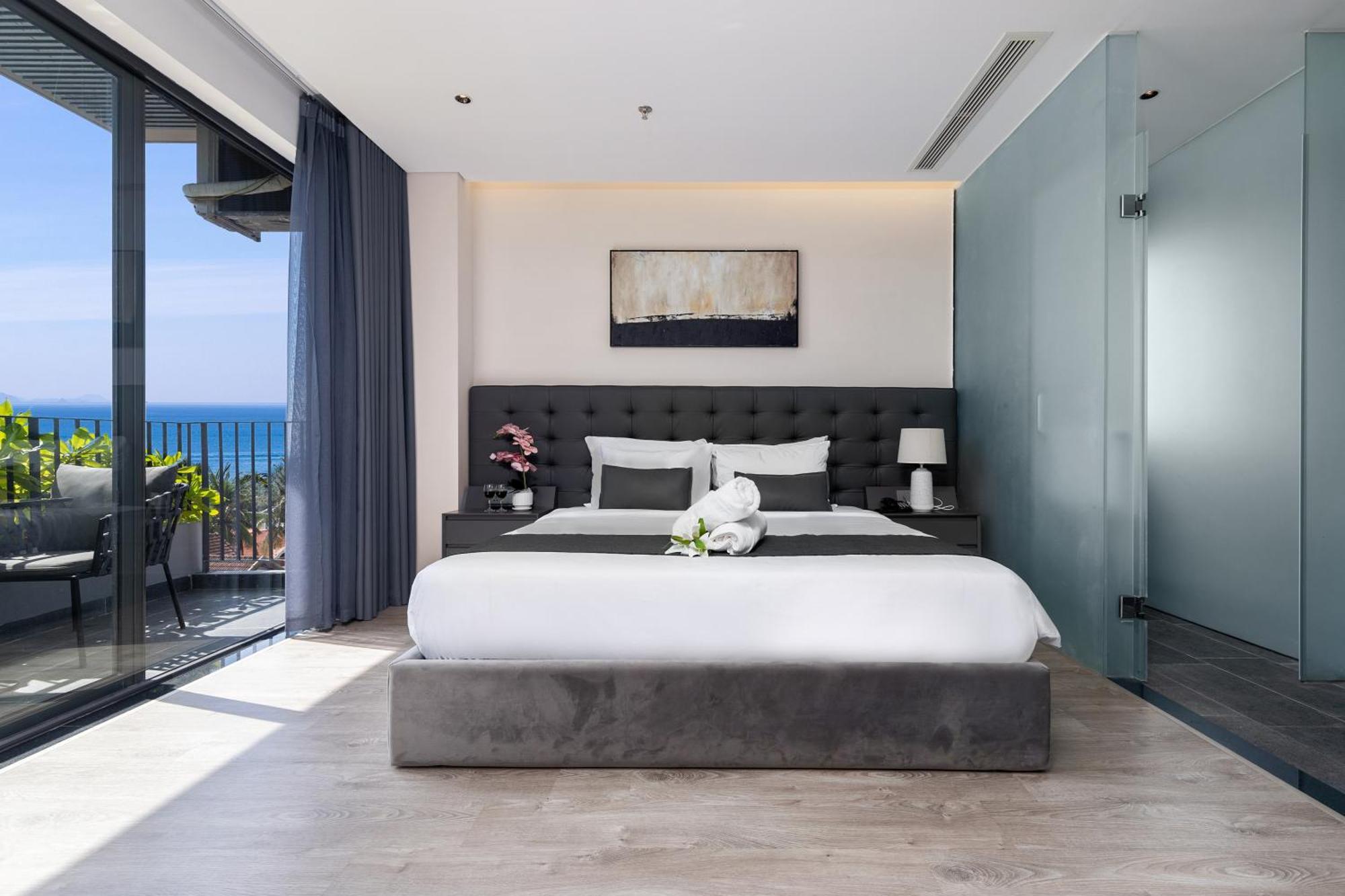 Jbay Beachfront Boutique Hotel Da Nang Exteriör bild