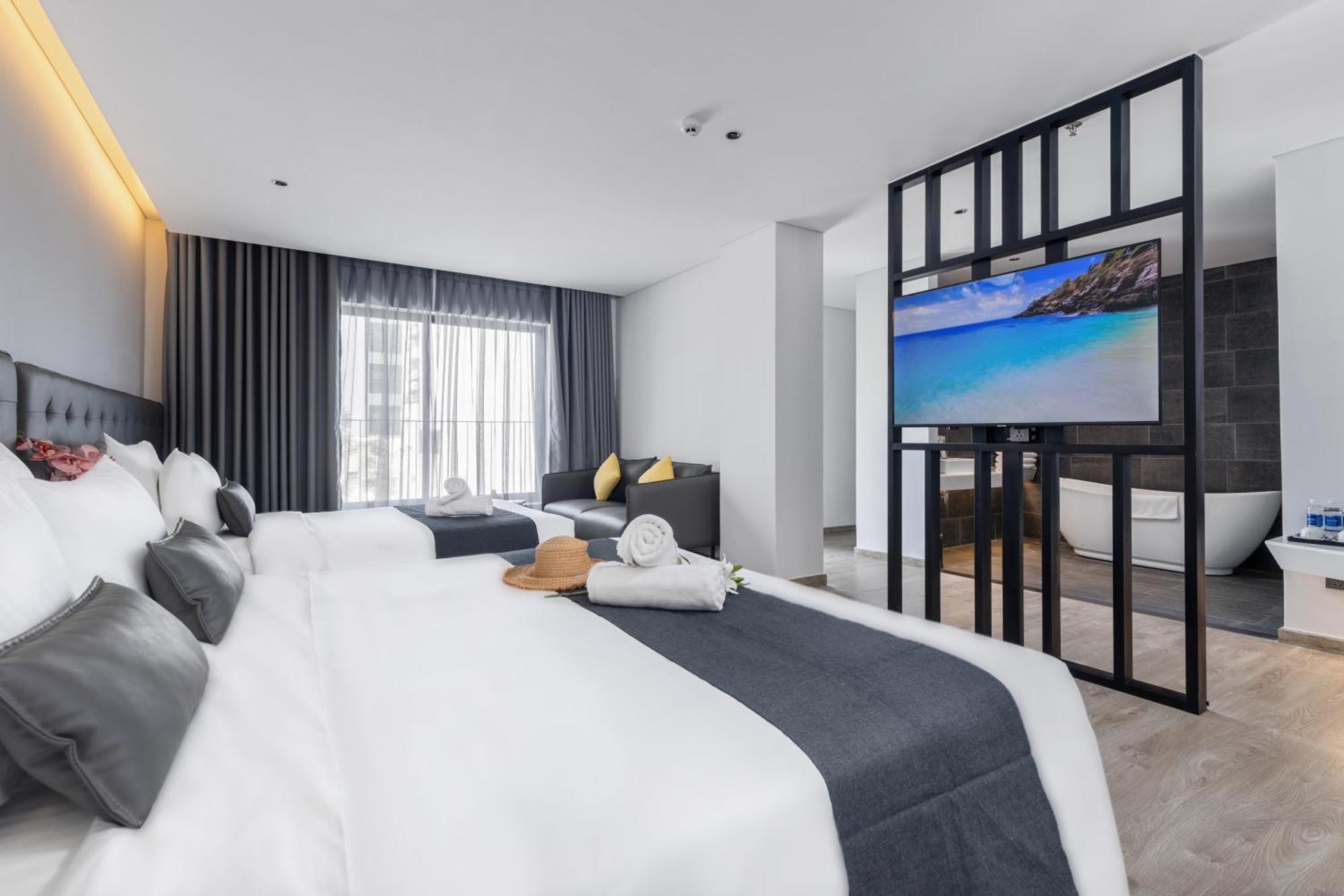 Jbay Beachfront Boutique Hotel Da Nang Exteriör bild