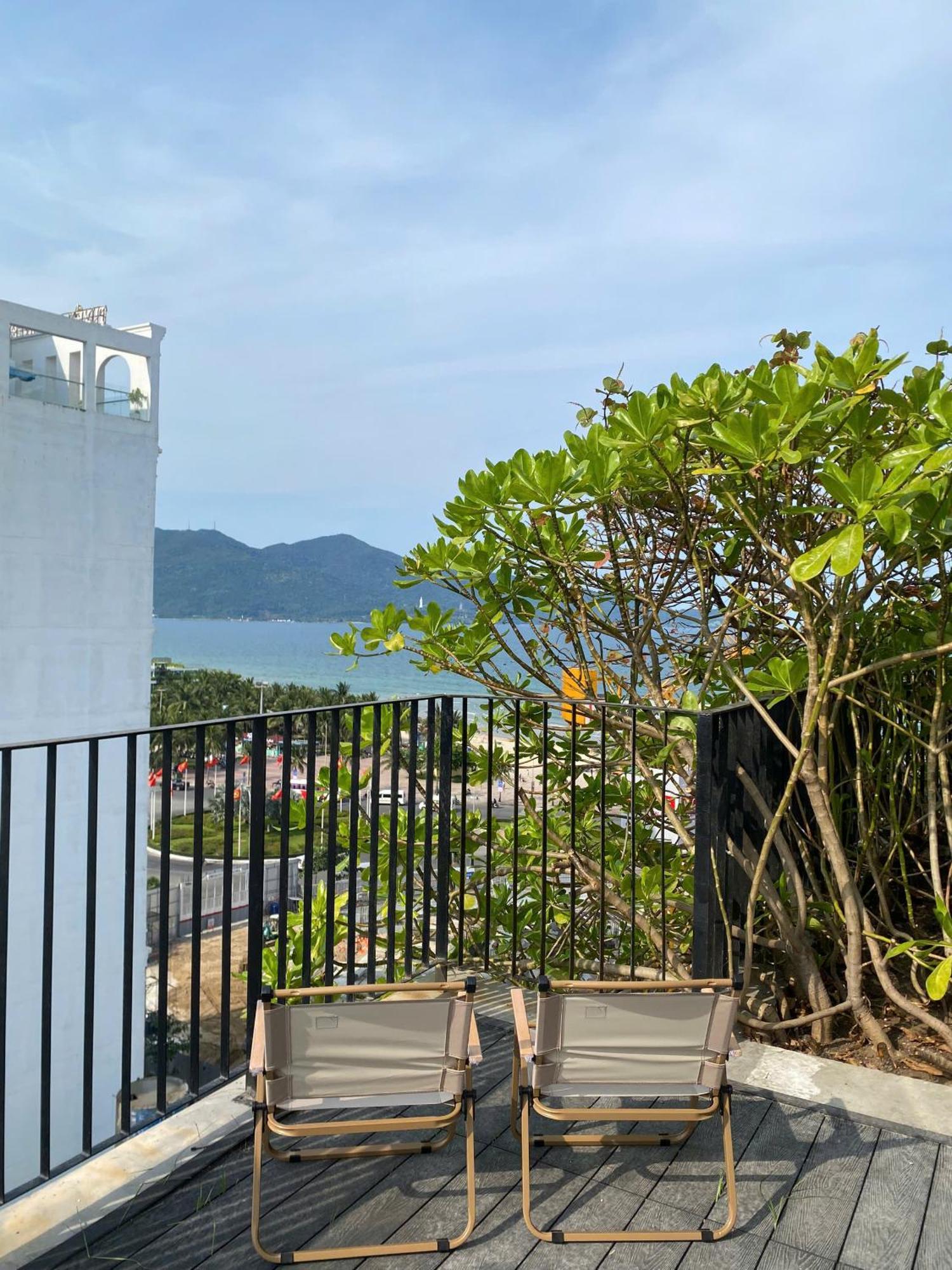 Jbay Beachfront Boutique Hotel Da Nang Exteriör bild